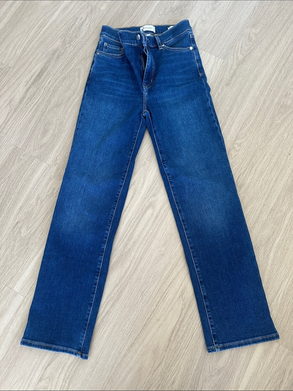 Frame Denim Women's le Sleek Straight jeans size 26